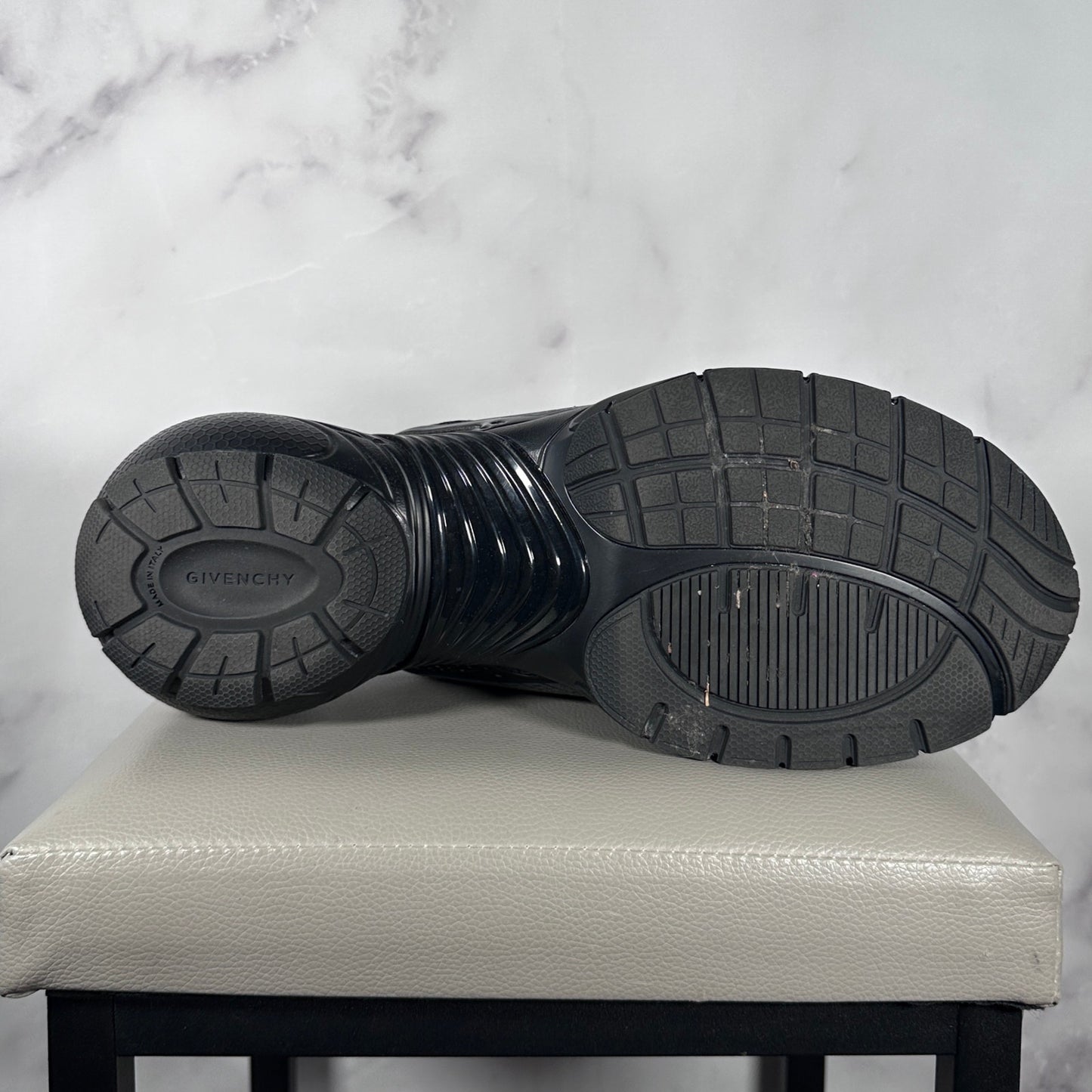 Givenchy TK-MX Black Runner