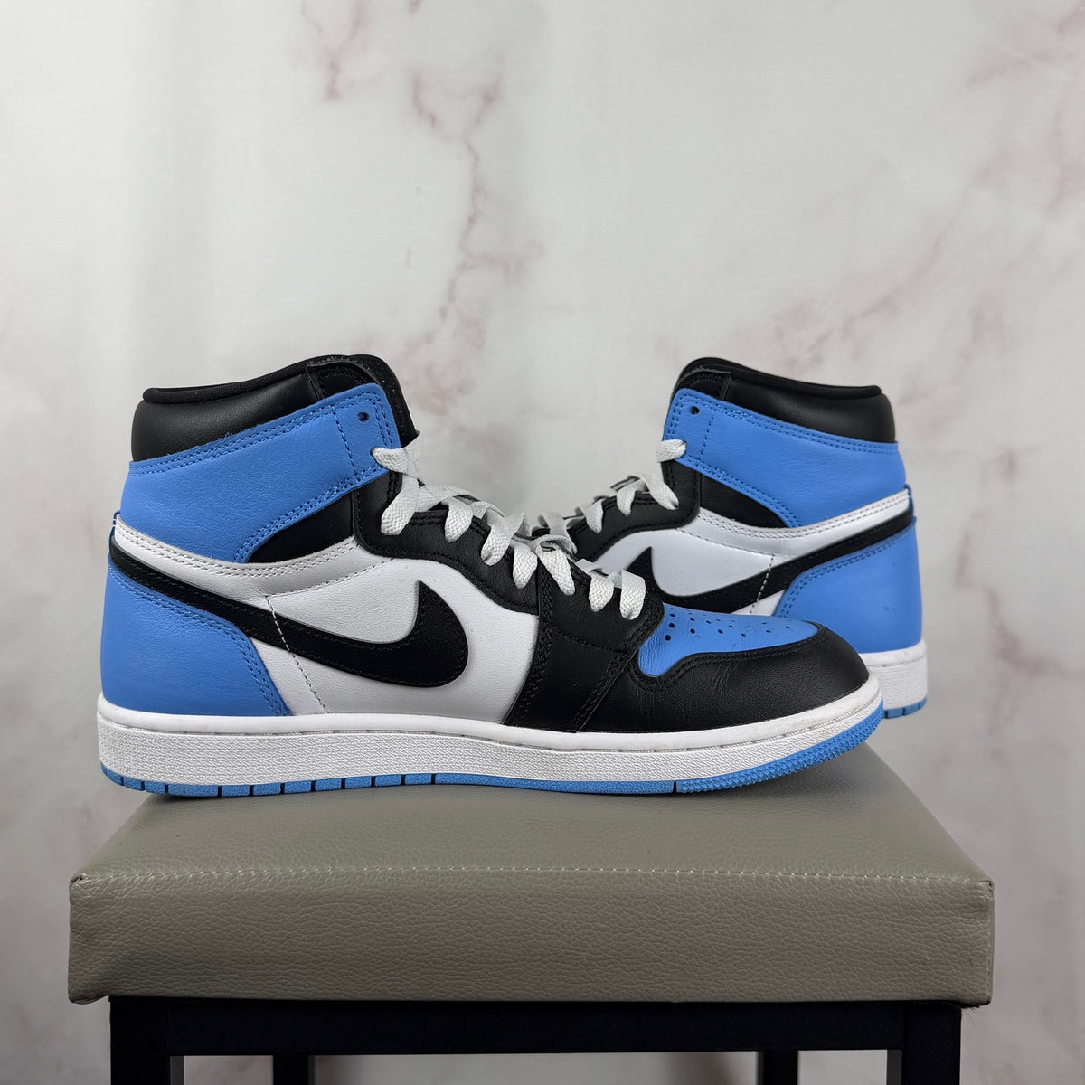 Nike Air Jordan 1 Retro High OG UNC Toe