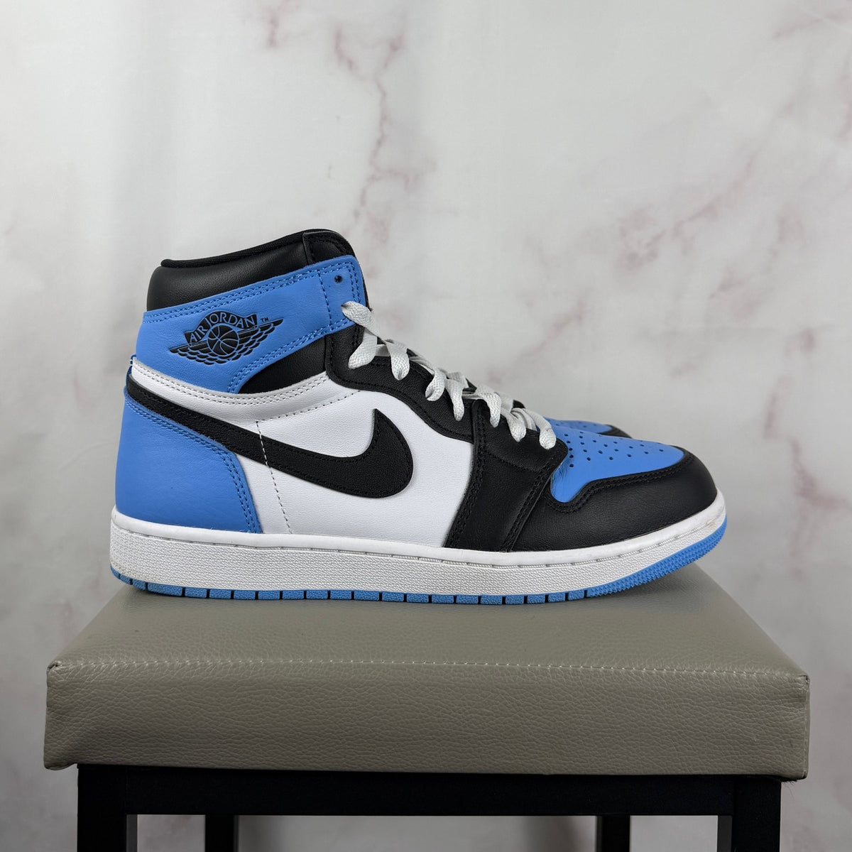 Nike Air Jordan 1 Retro High OG UNC Toe