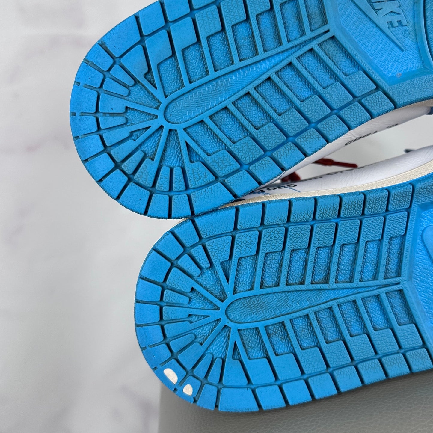 Nike x Off-White Jordan 1 Retro High University Blue UNC c/o Virgil Abloh