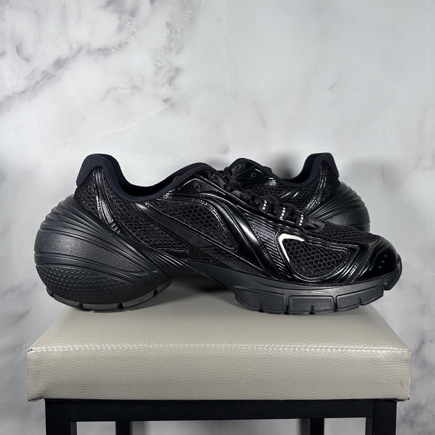 Givenchy TK-MX Black Runner