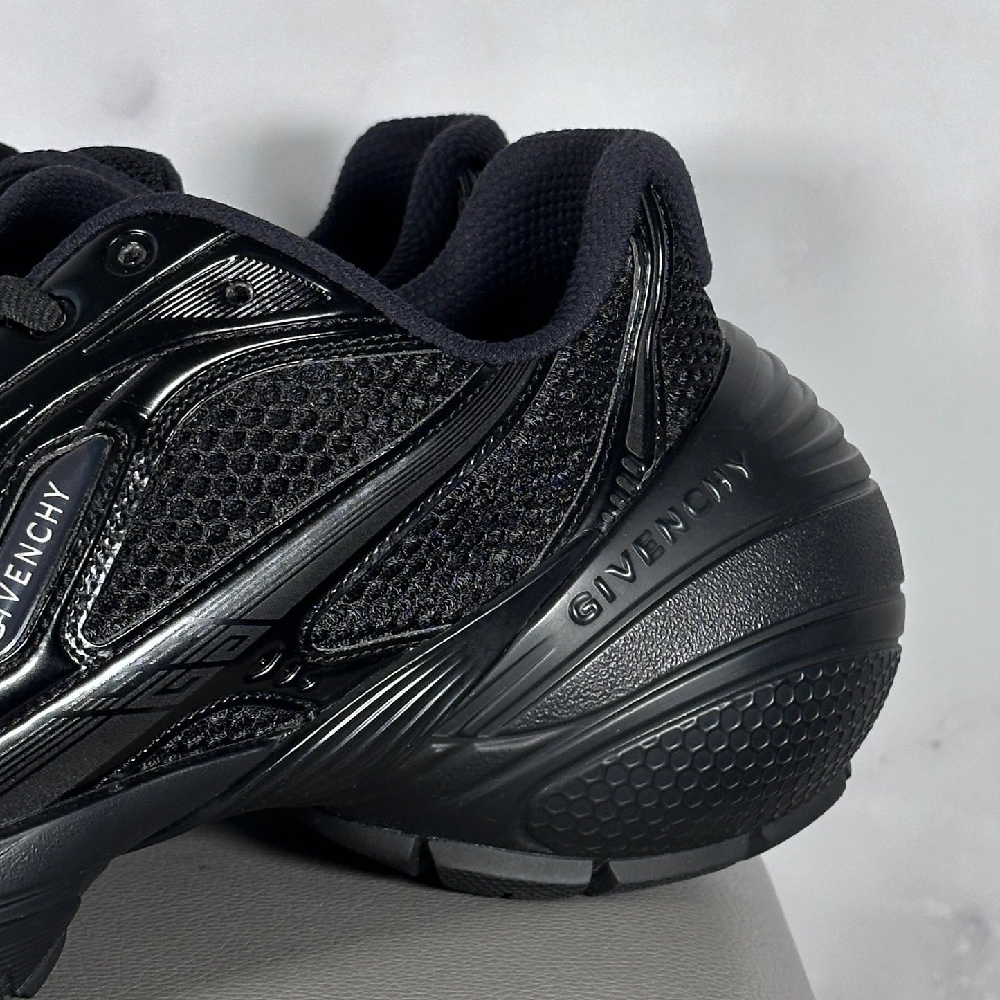 Givenchy TK-MX Black Runner