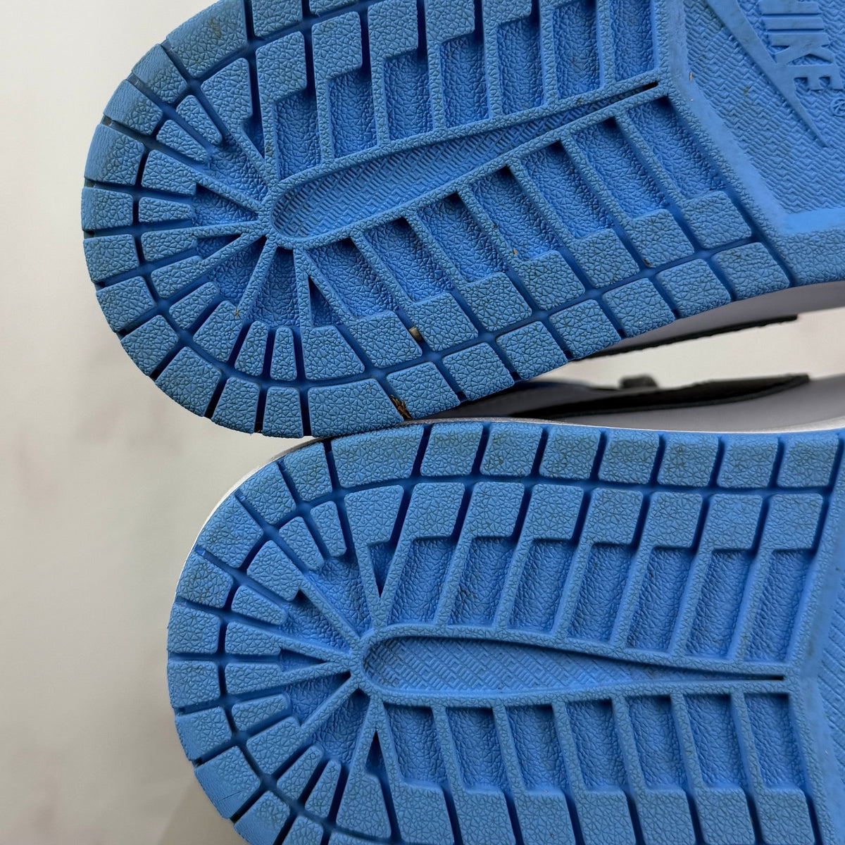 Nike Air Jordan 1 Retro High OG UNC Toe
