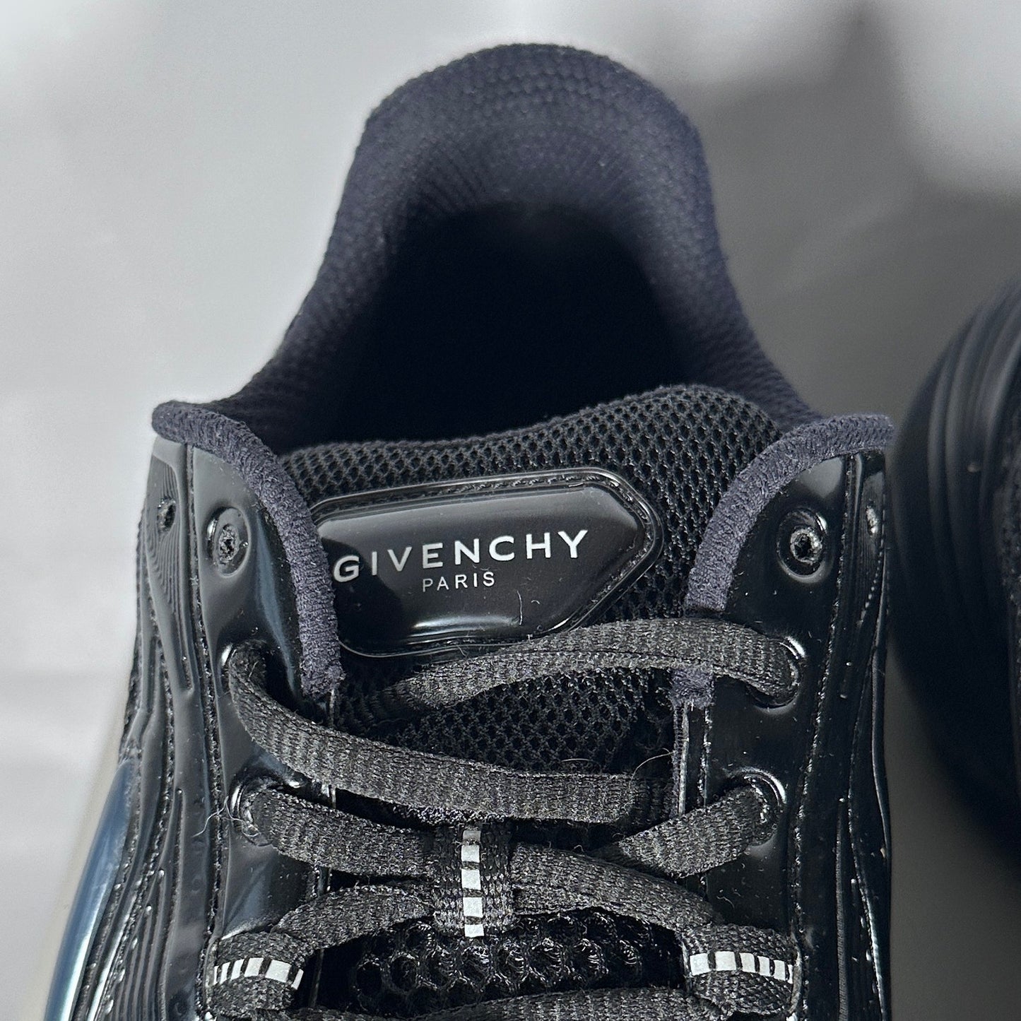 Givenchy TK-MX Black Runner