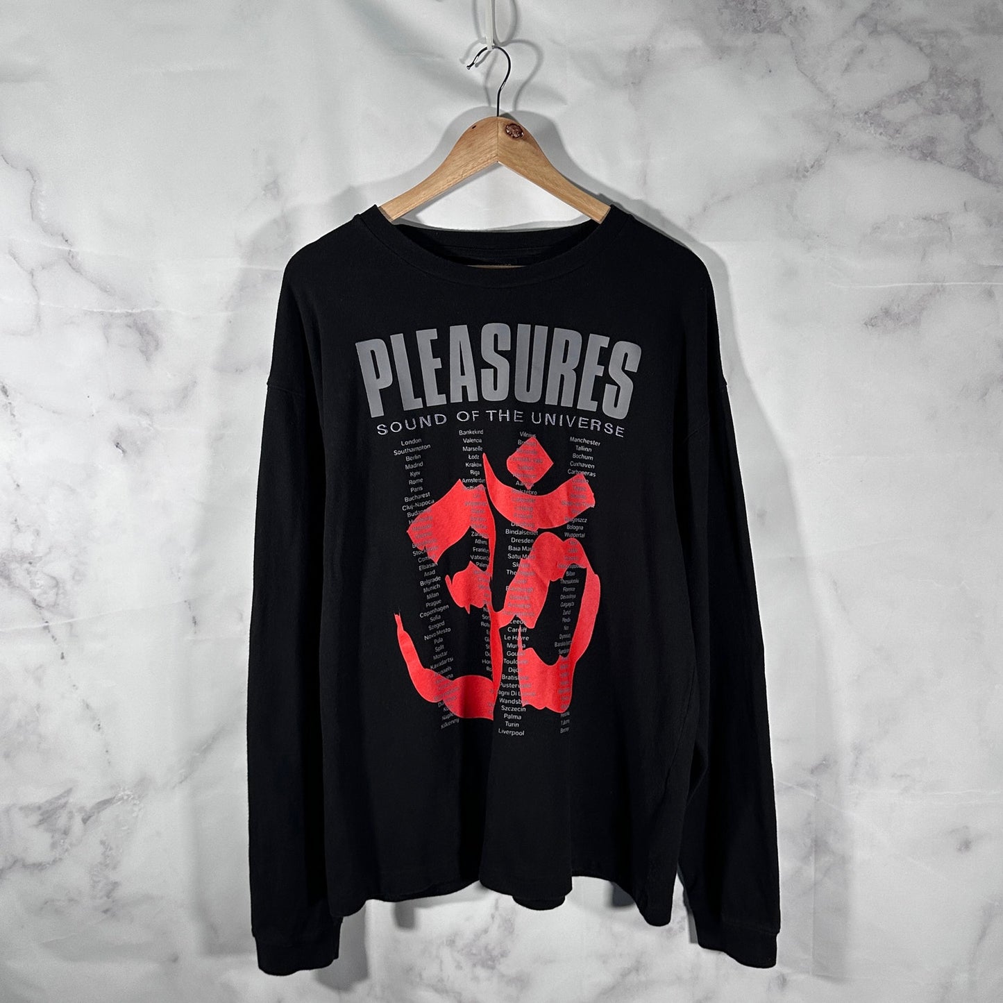 Pleasures Now Black ‘Sound of the Universe’ Tour Longsleeve
