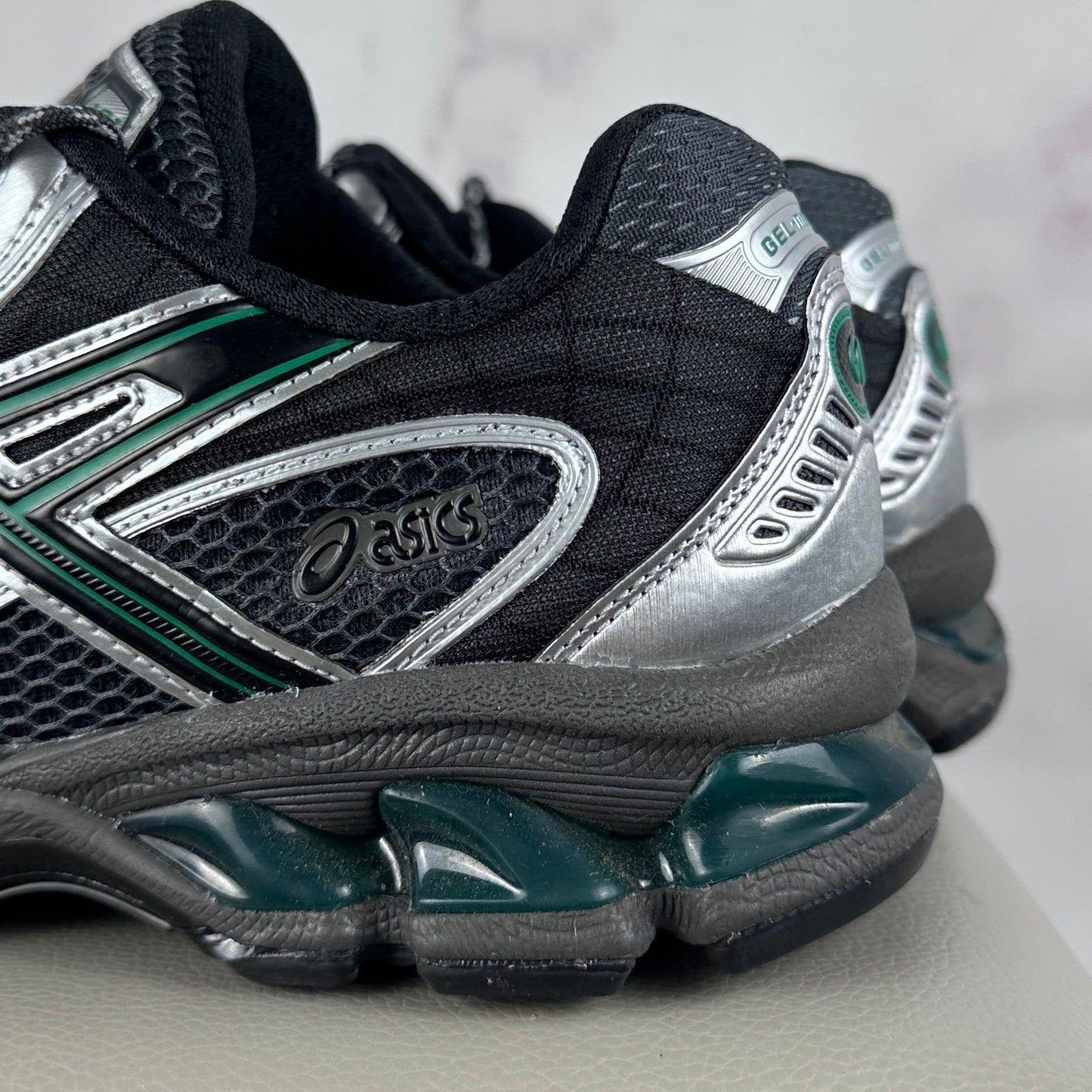 ASICS Gel-Nimbus 10.1 Obsidian Grey Green Basil